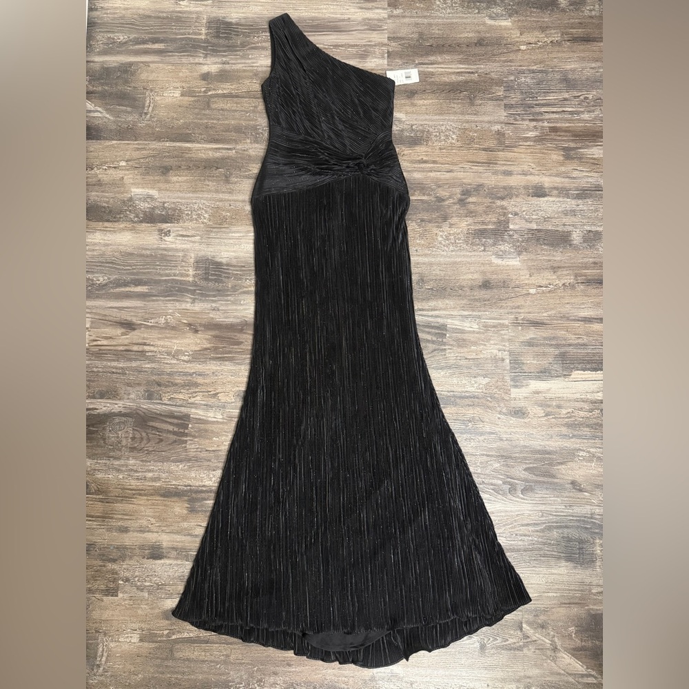 Aqua Formal Black One-Shoulder Pleated Cutout Glitter Gown Size 2 - Picture 3 of 8